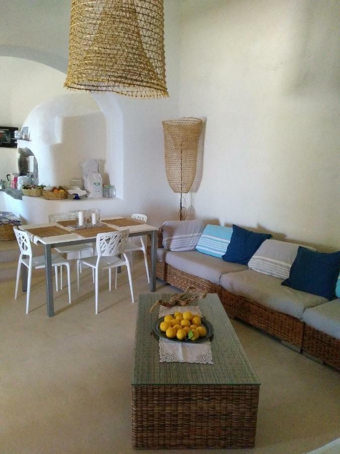 Alicudi Giardino Dei Carrubi- Al Gradino 365 Bed & Breakfast Bagian luar foto
