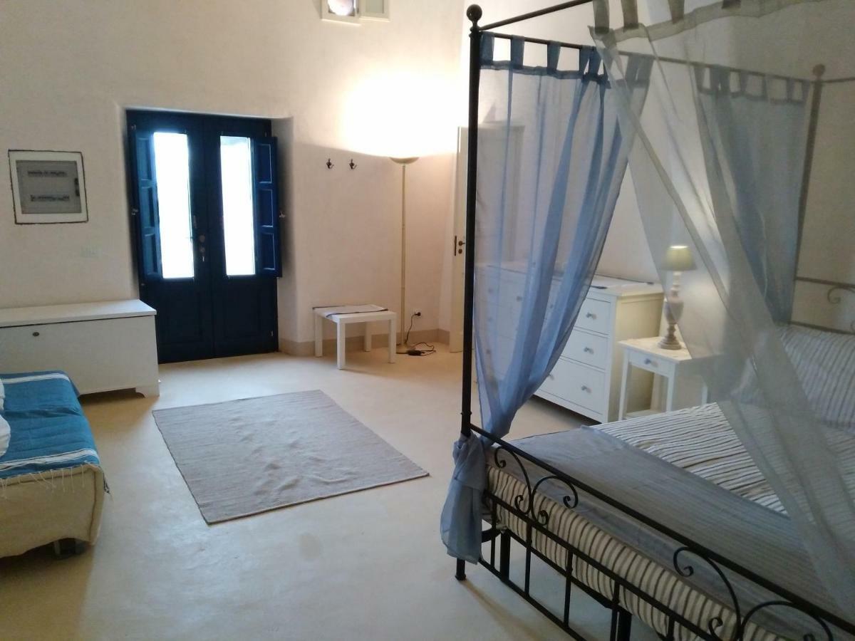 Alicudi Giardino Dei Carrubi- Al Gradino 365 Bed & Breakfast Bagian luar foto