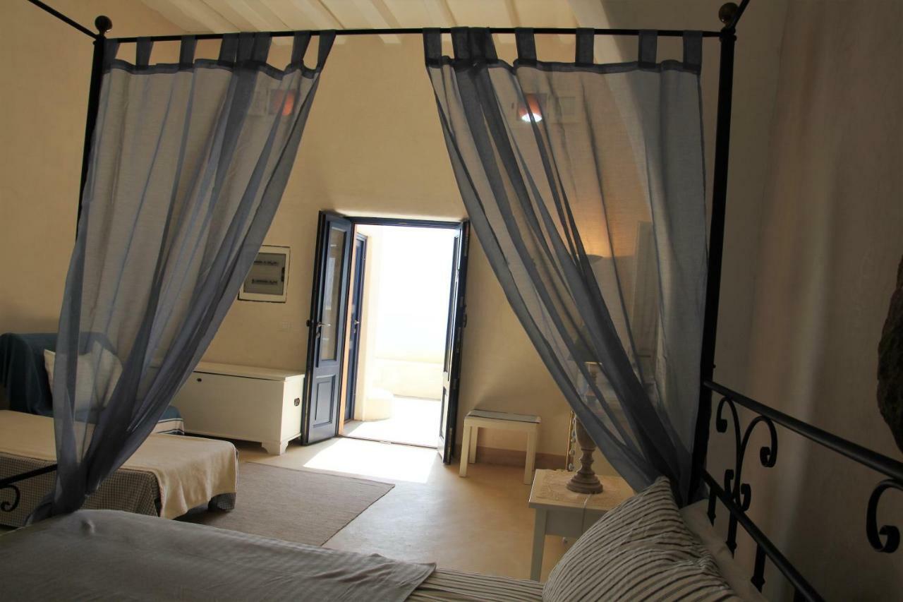Alicudi Giardino Dei Carrubi- Al Gradino 365 Bed & Breakfast Bagian luar foto