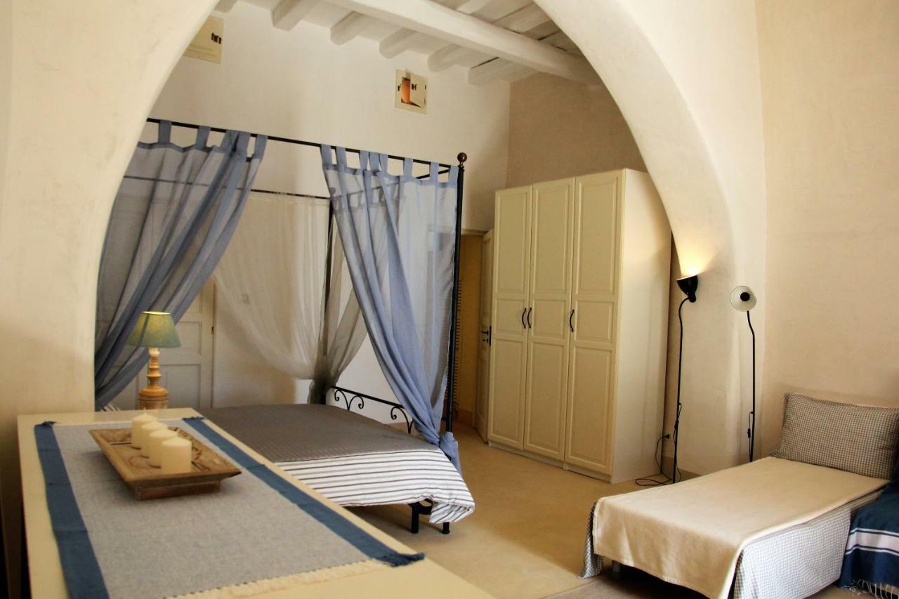 Alicudi Giardino Dei Carrubi- Al Gradino 365 Bed & Breakfast Bagian luar foto