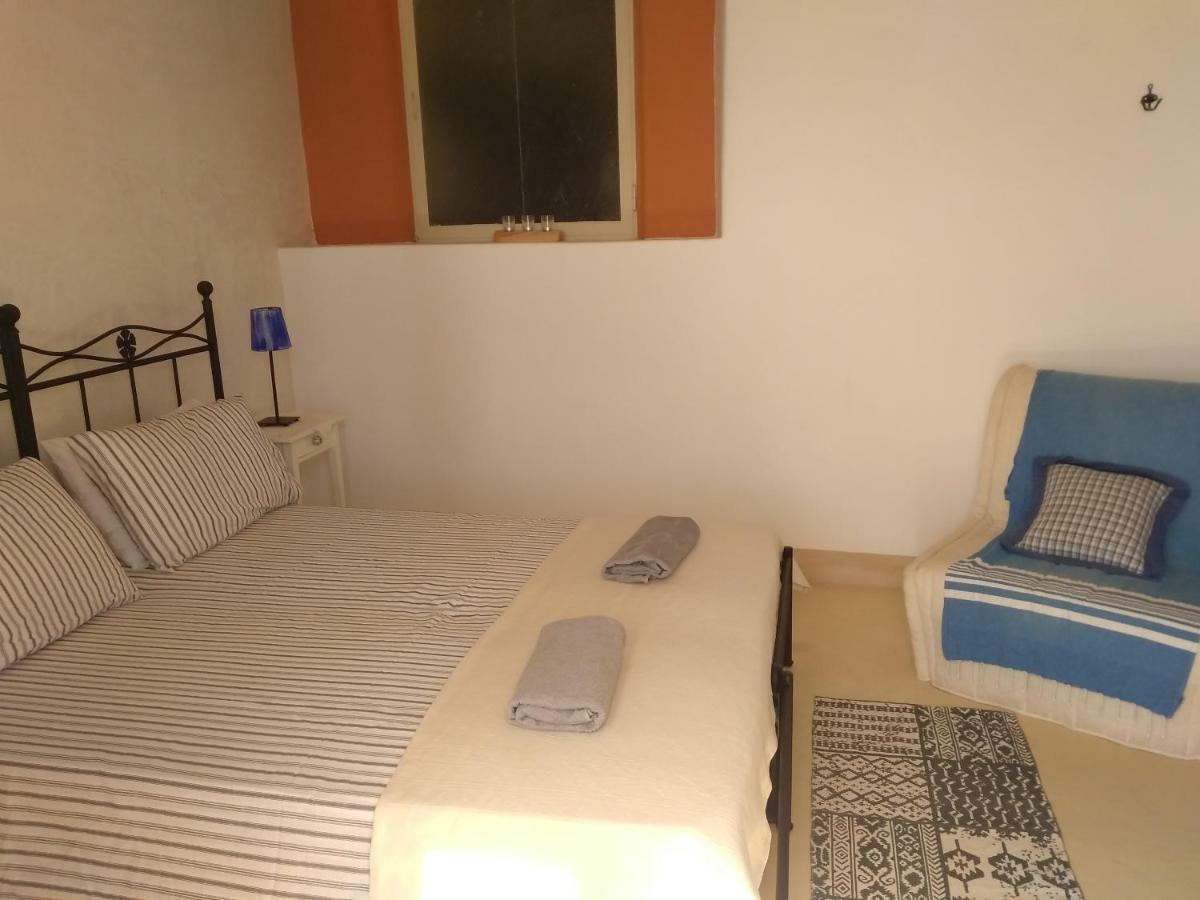 Alicudi Giardino Dei Carrubi- Al Gradino 365 Bed & Breakfast Bagian luar foto